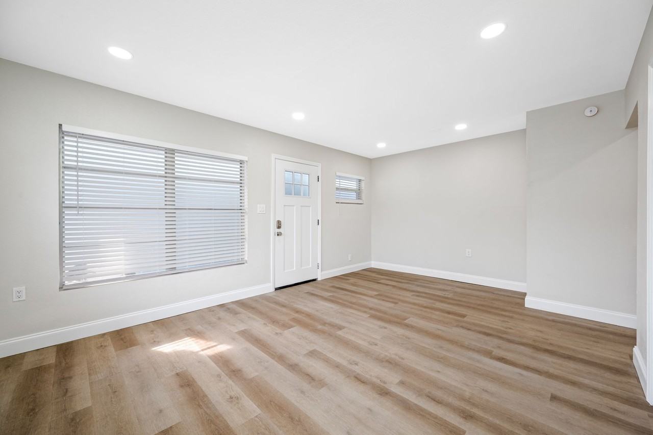 142 E Davis Blvd #1 - Photo 2 of 43