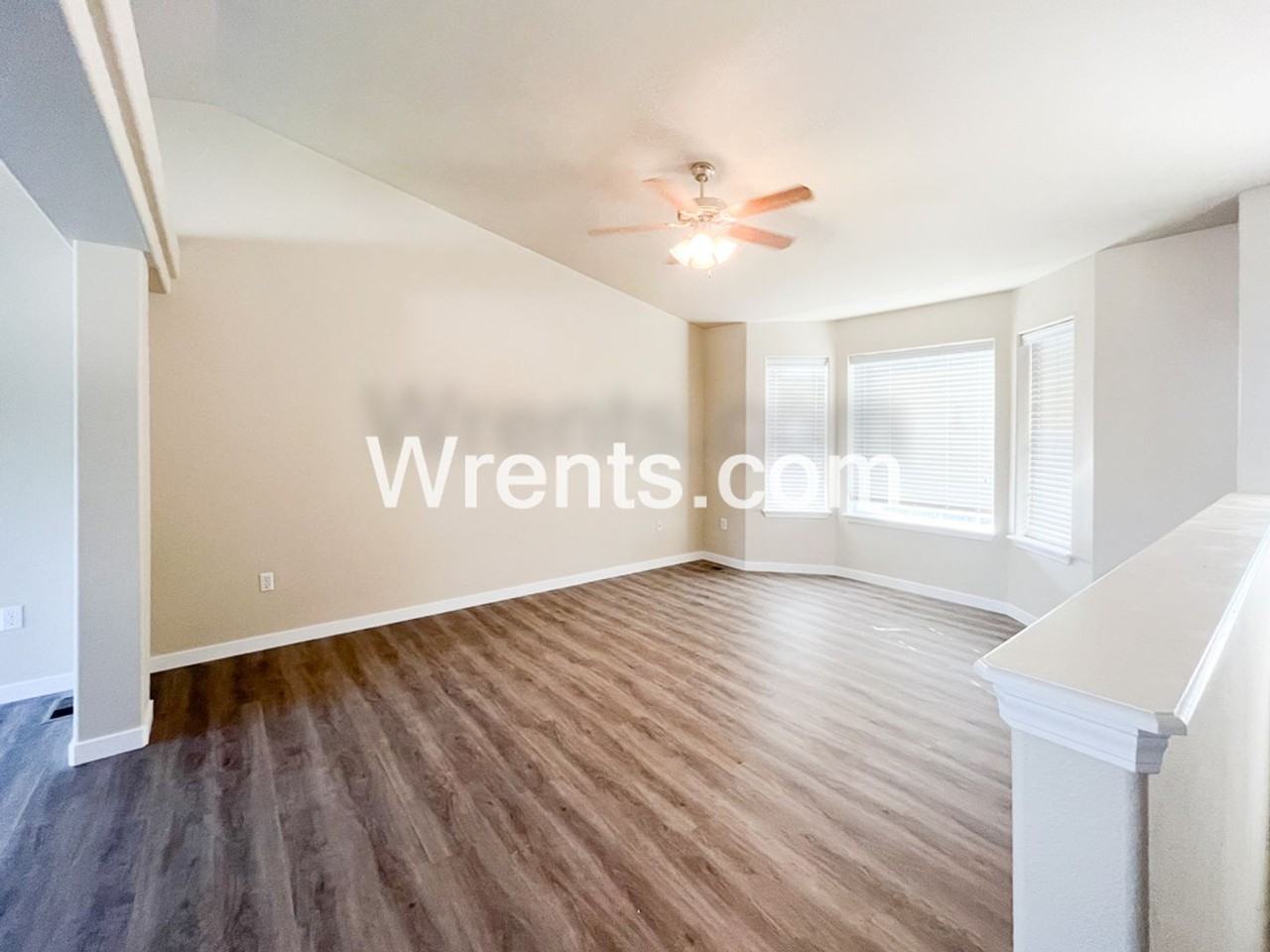 1726 W Rain Ln - Photo 2 of 10