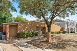 featured image of 525 W Hutchison St #B