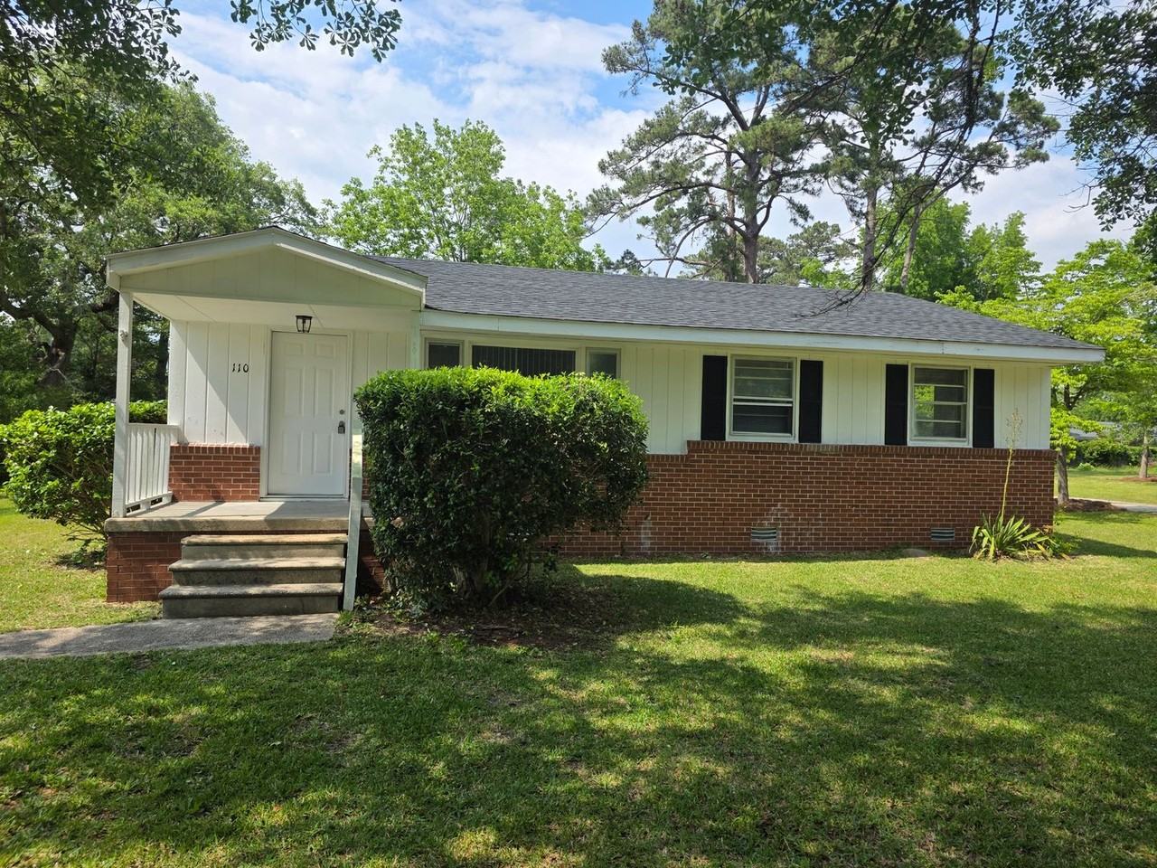 110 Bryan St - Photo 2 of 19