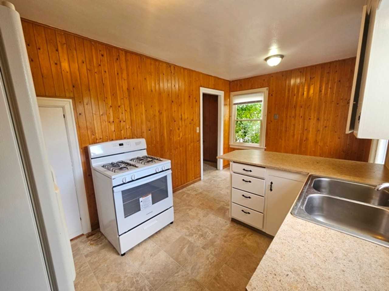 1955 Chemeketa St Ne - Photo 2 of 24