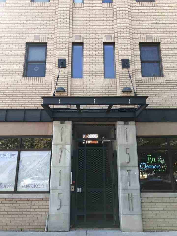 1715 15th St - Photo 5 of 28