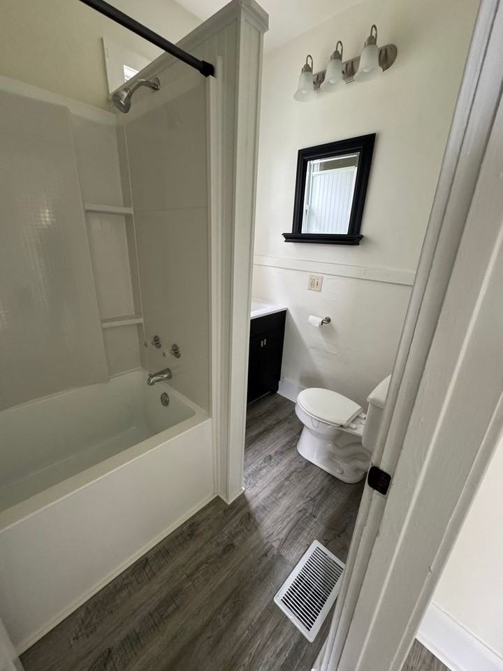 620 Liberty St - Photo 3 of 14