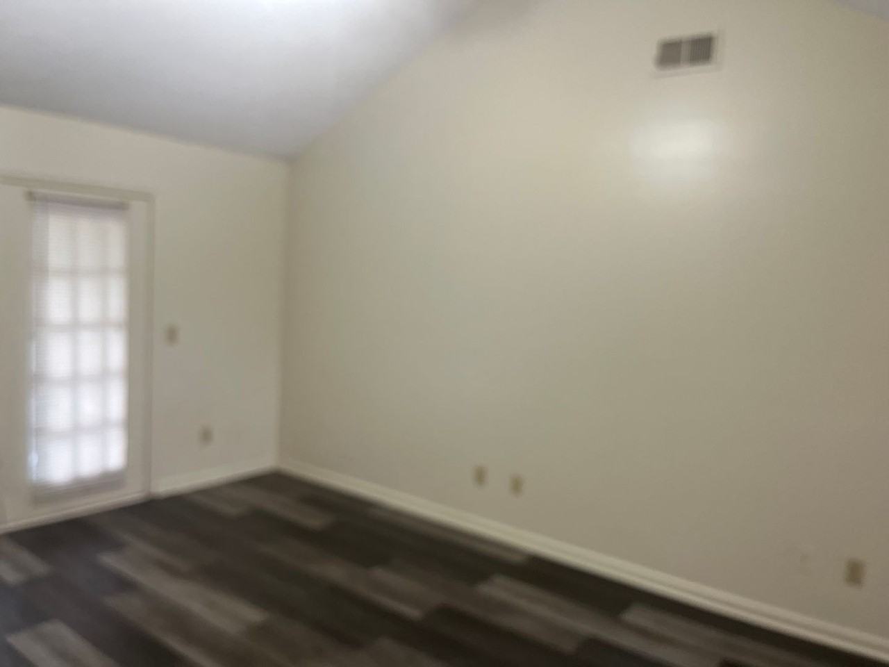 1958 Sara St - Photo 2 of 10