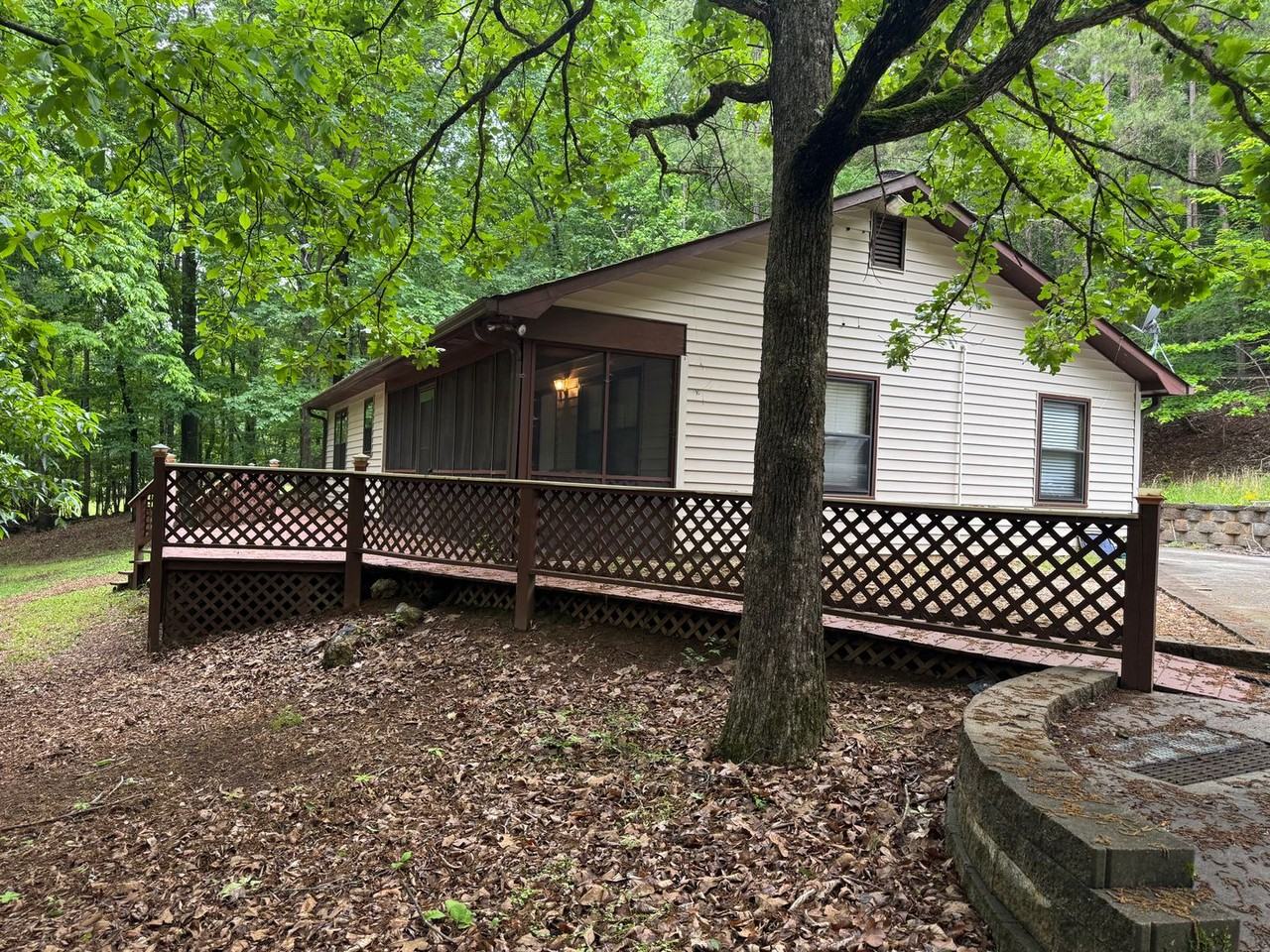 638 Marion Dairy Rd Se - Photo 2 of 17