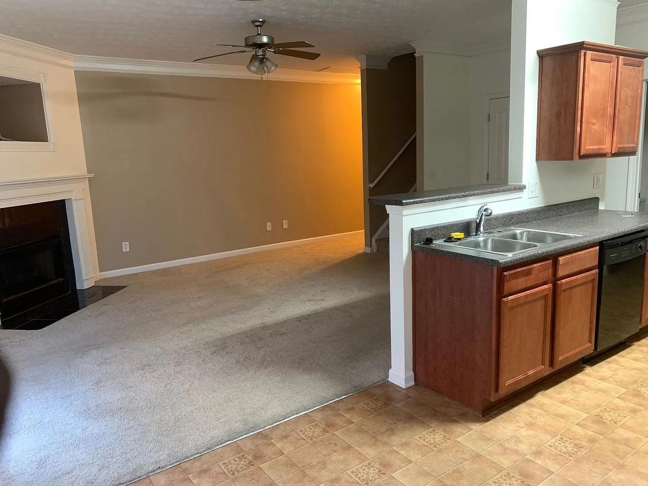 3815 Roses Trl - Photo 4 of 8