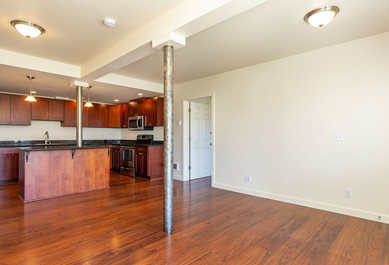 3405 14th Ave W #3 - Photo 4 of 13