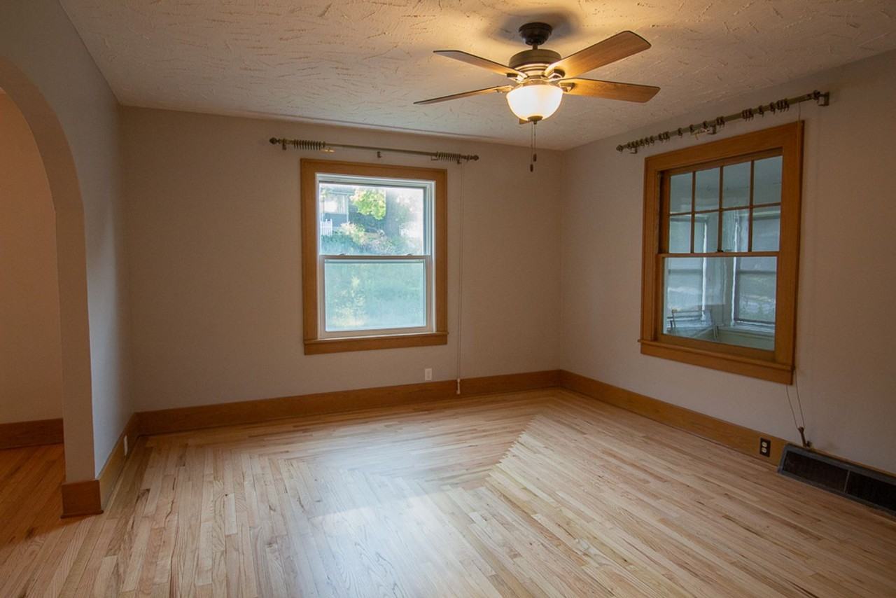 5404 Pacific St - Photo 4 of 26