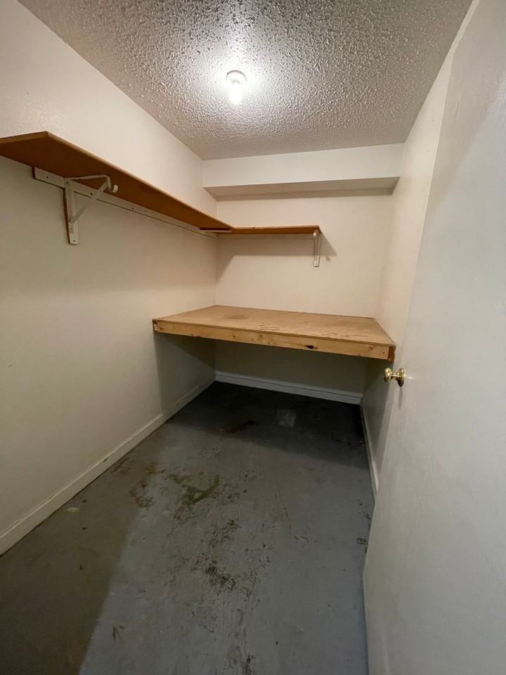 378 8th St Se - Photo 3 of 20