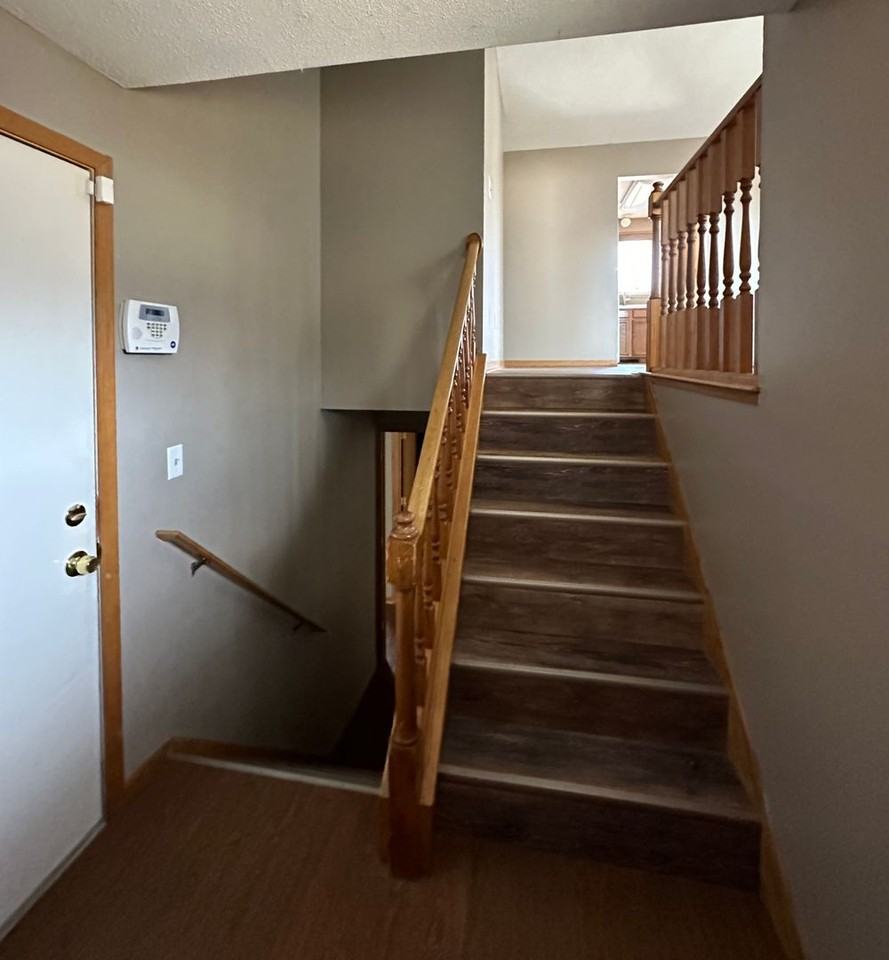 3108 E River Rd Ne - Photo 3 of 14