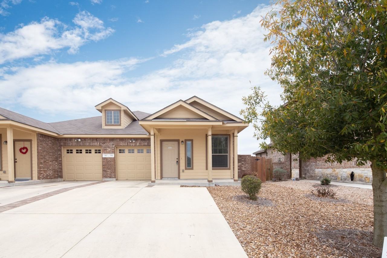 514 Creekside Cir - Photo 2 of 17