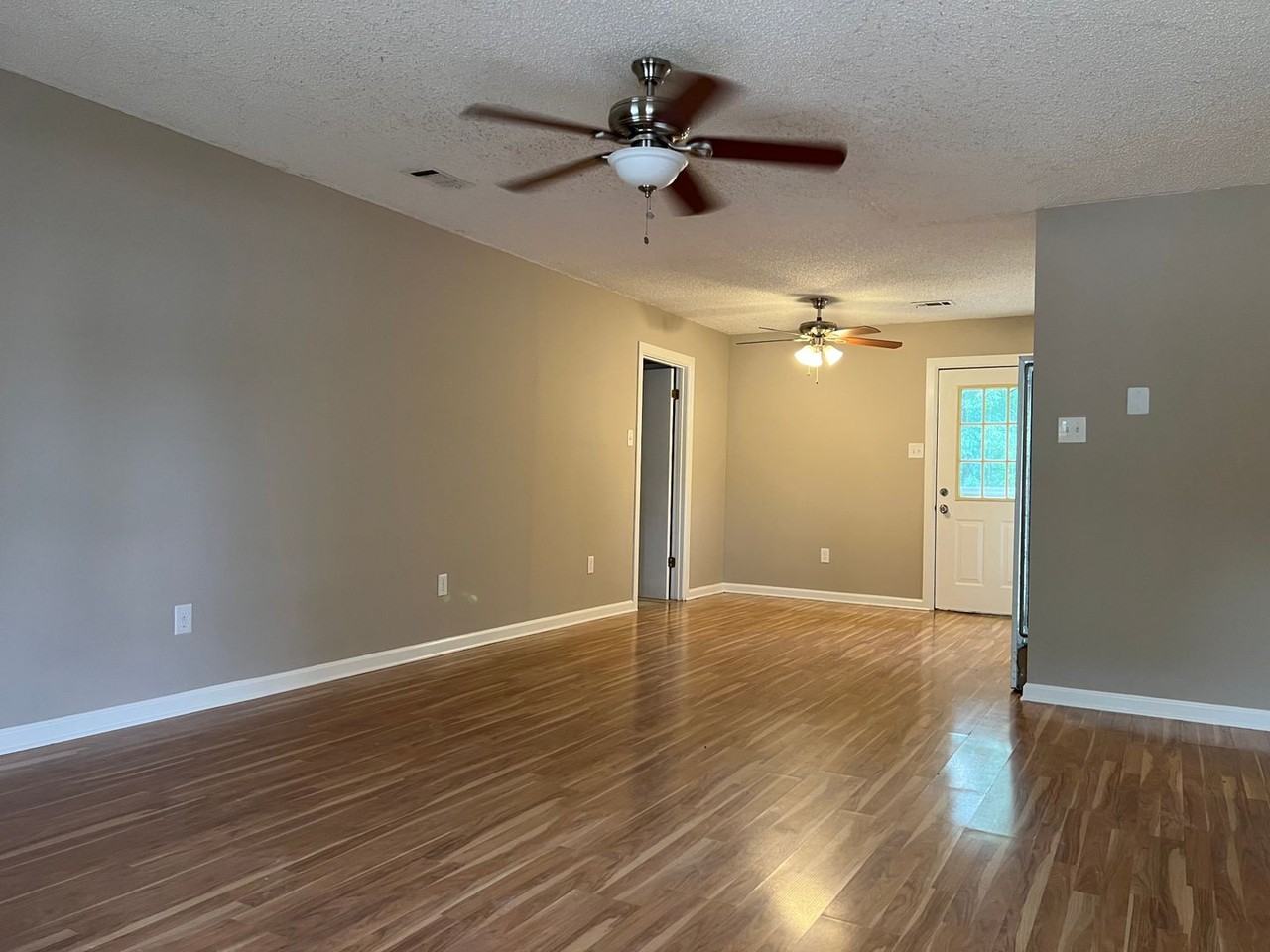 60 Parkview Dr - Photo 3 of 21