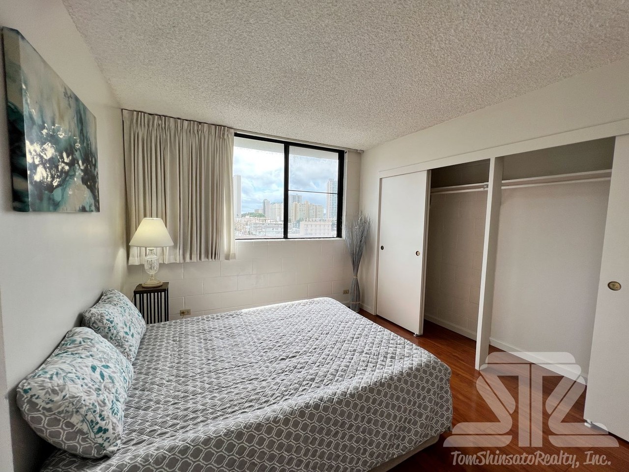 1314 Kinau St #602 - Photo 4 of 12