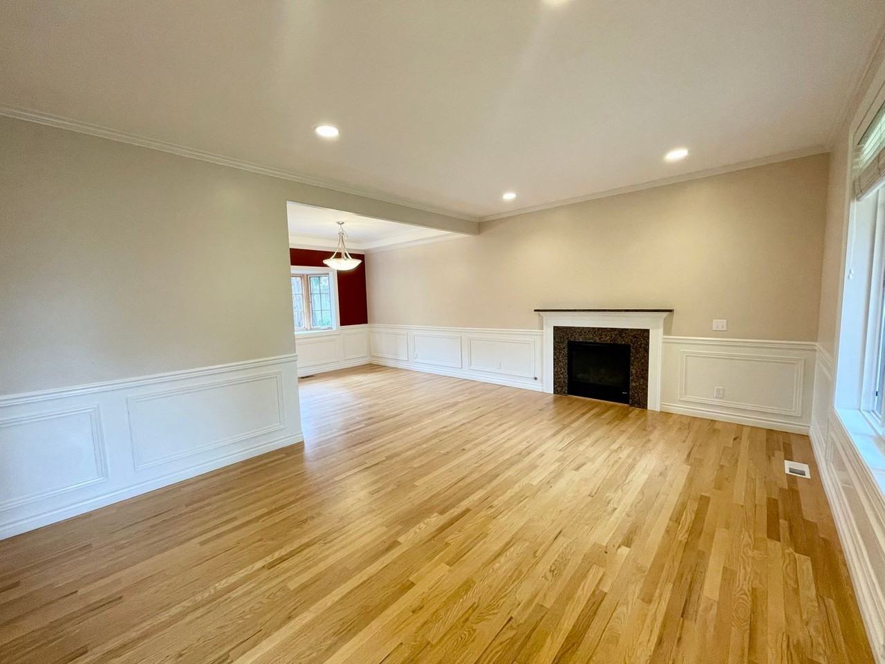 315 N 155th St - Photo 4 of 40