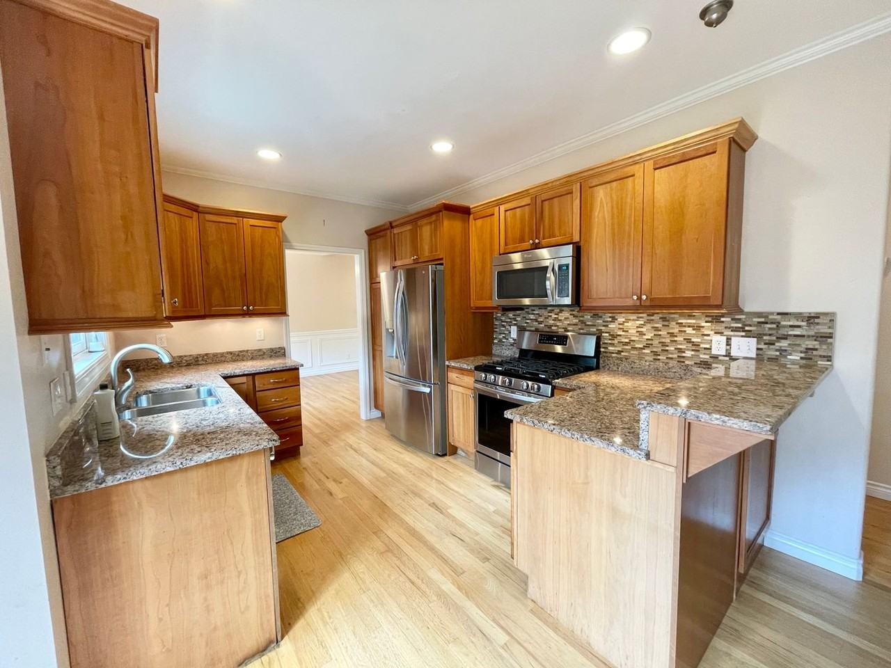 315 N 155th St - Photo 7 of 40