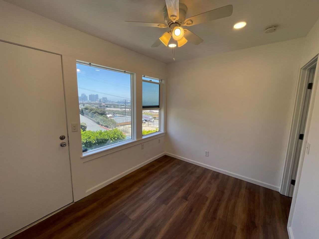 1408 Sassafras St - Photo 6 of 10
