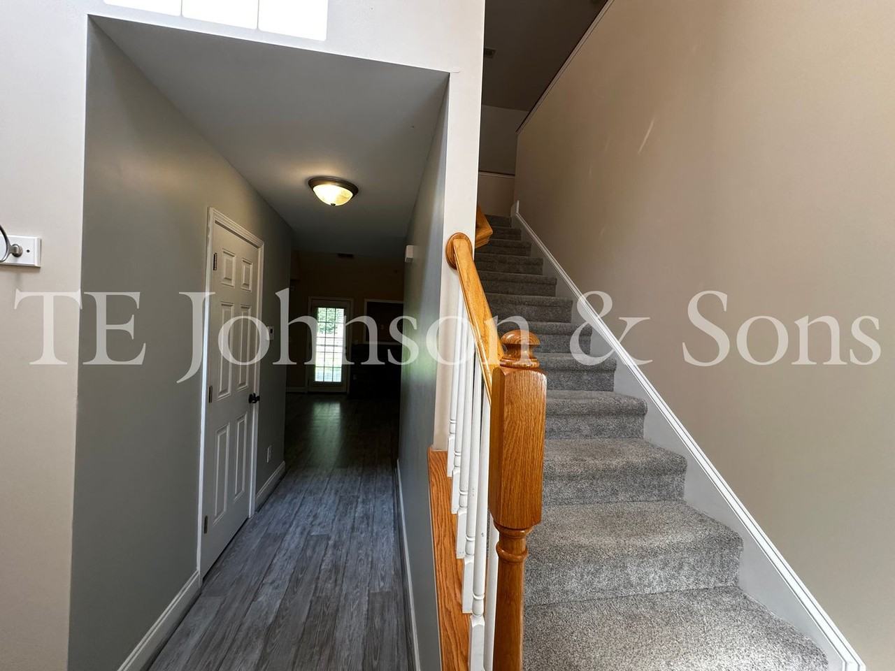 1142 Folkstone Ridge Ln - Photo 2 of 18