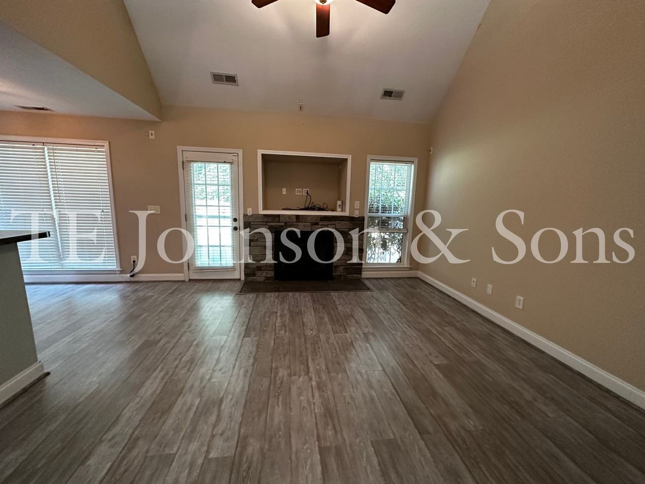 1142 Folkstone Ridge Ln - Photo 3 of 18