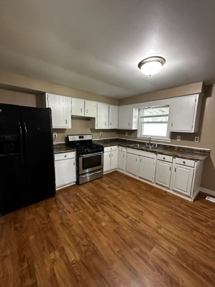 310 E South F St - Photo 2 of 7