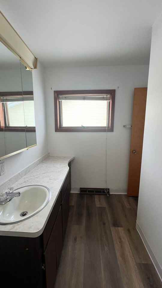 654 S Main Ave - Photo 2 of 17