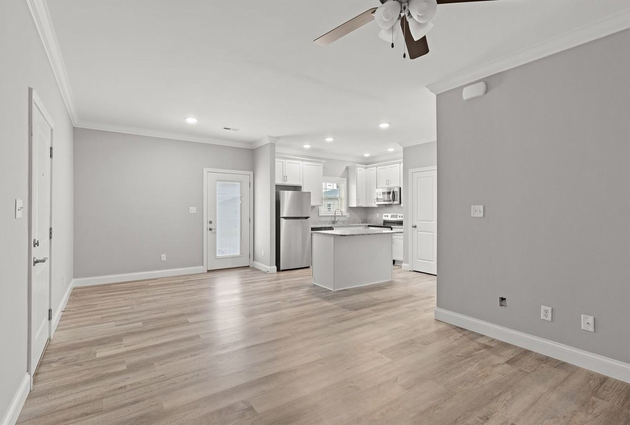 Keystone Commons/ 2162 - Photo 4 of 14