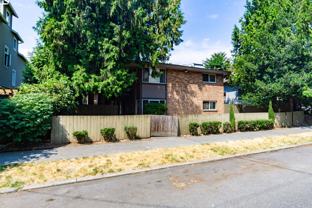 2211 Franklin Ave E - Photo 1 of 1