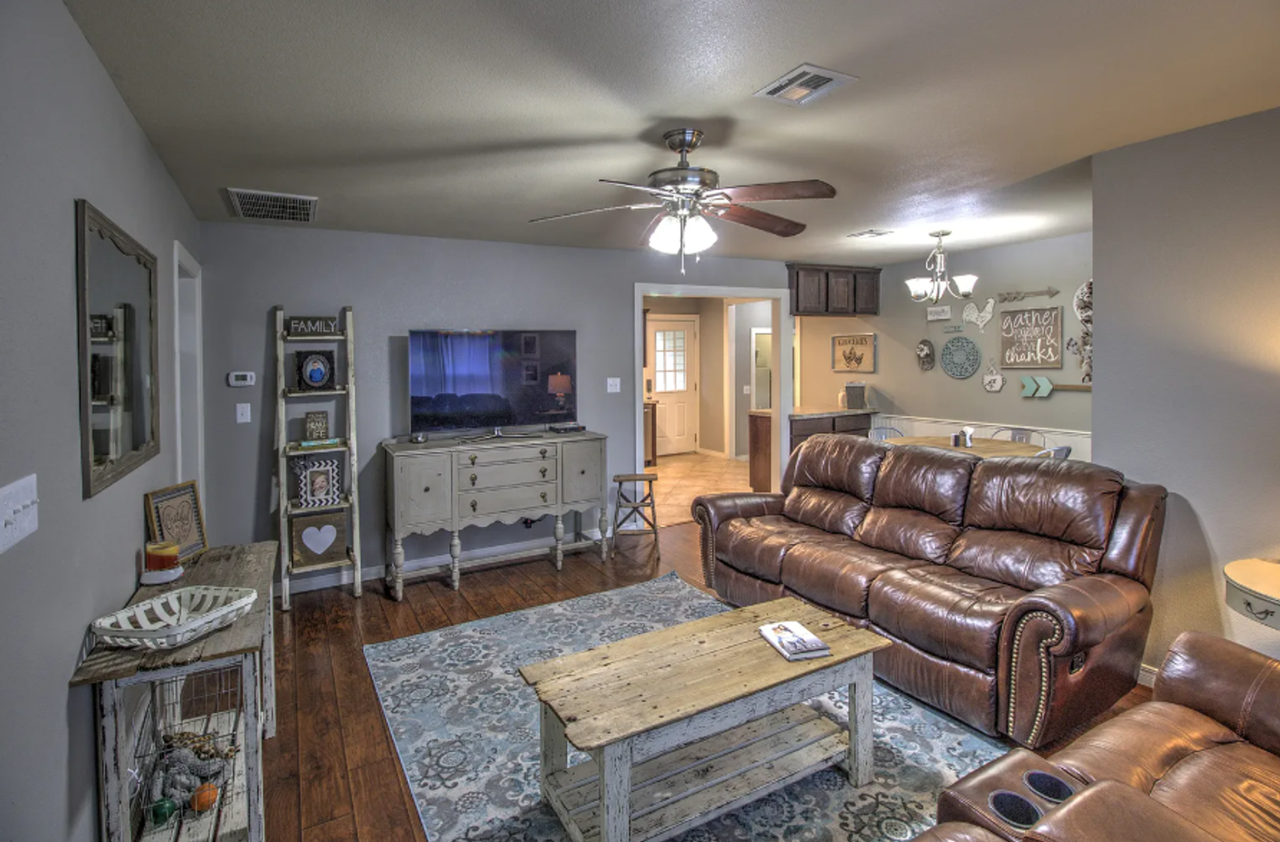 309 E 12th Pl - Photo 3 of 20