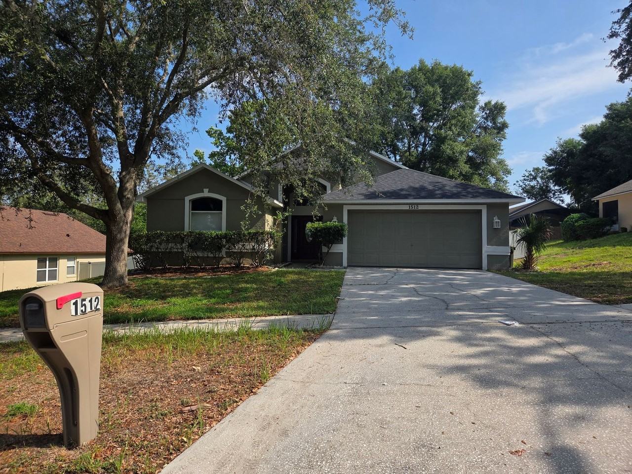 1512 Sundown Ln - Photo 2 of 32