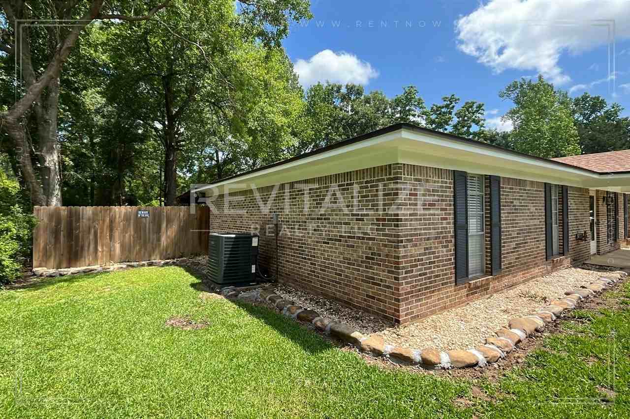 9270 Abilene Dr S - Photo 2 of 20