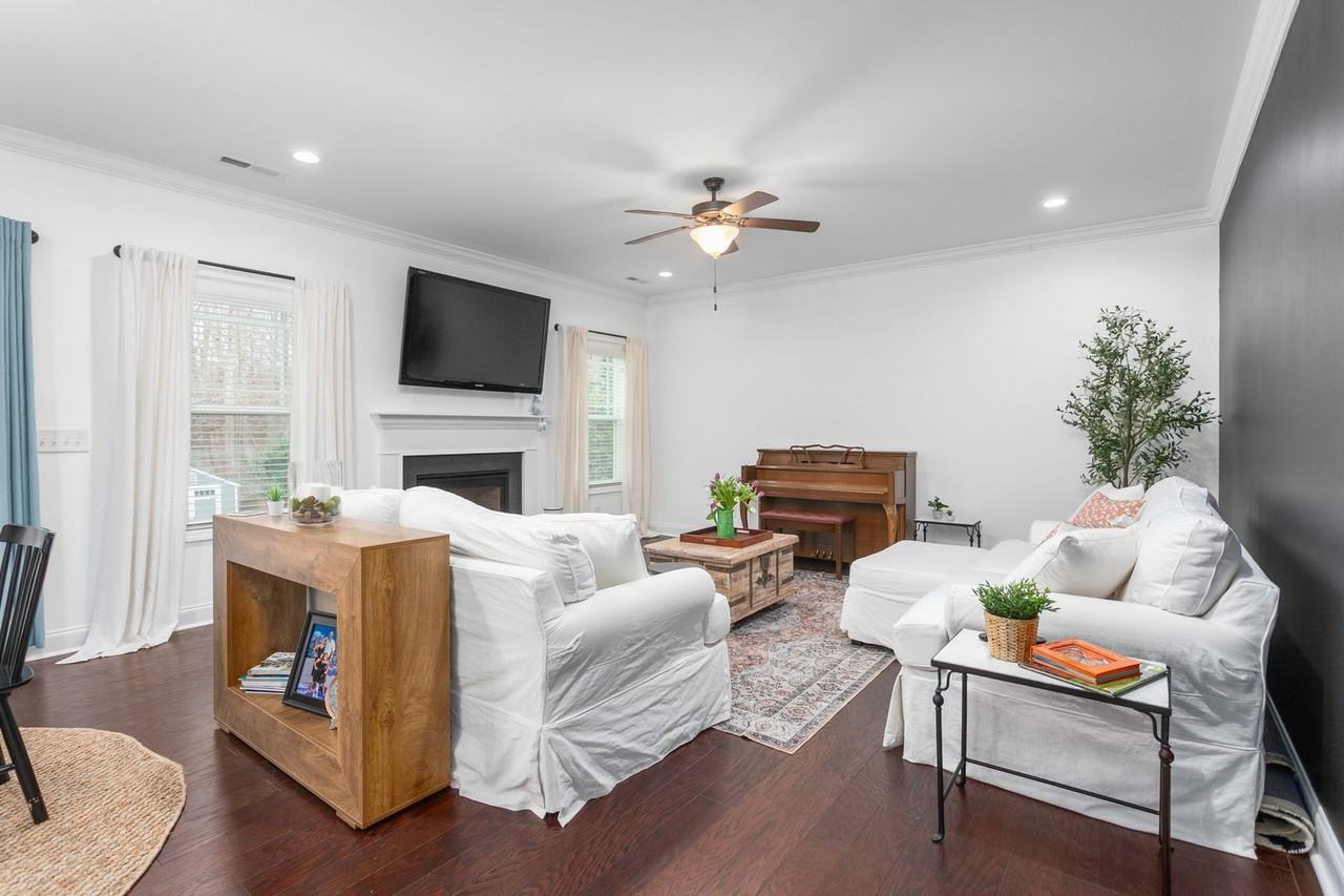 1103 Magenta Way - Photo 6 of 20