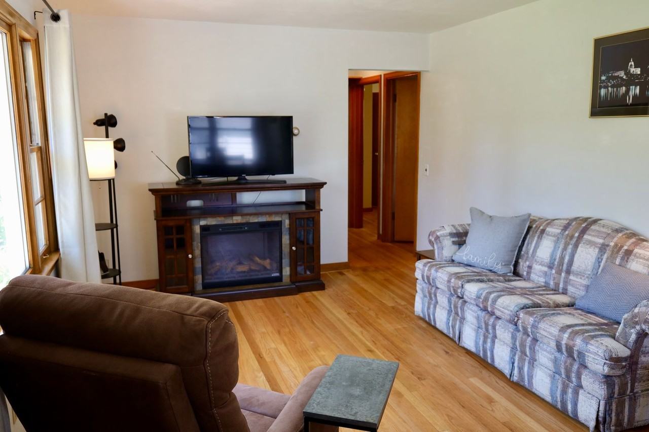 5401 Flamingo Rd - Photo 3 of 18