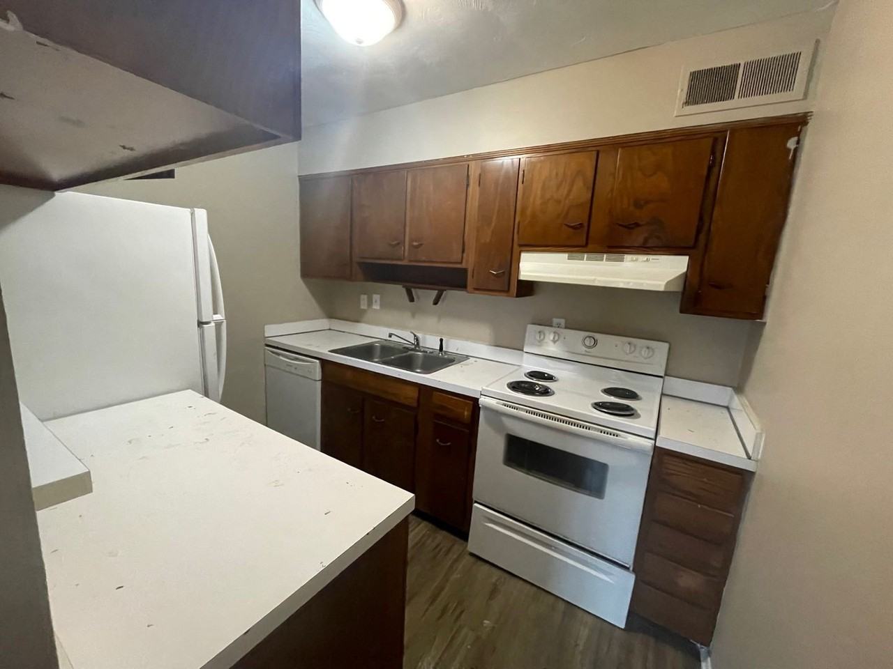 720 W Centennial Ave - Photo 3 of 9