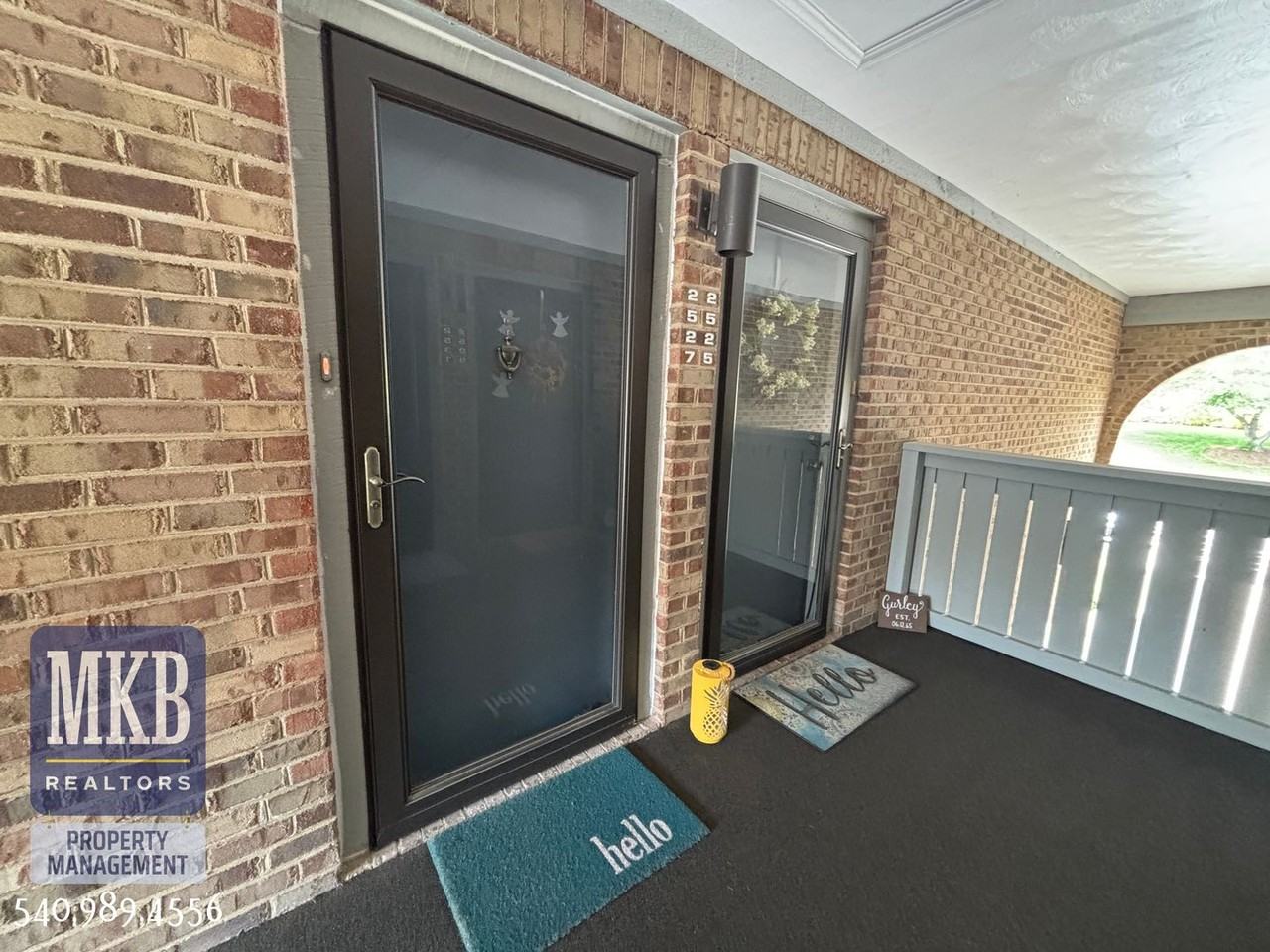 2527 Gatehouse Ln - Photo 4 of 49