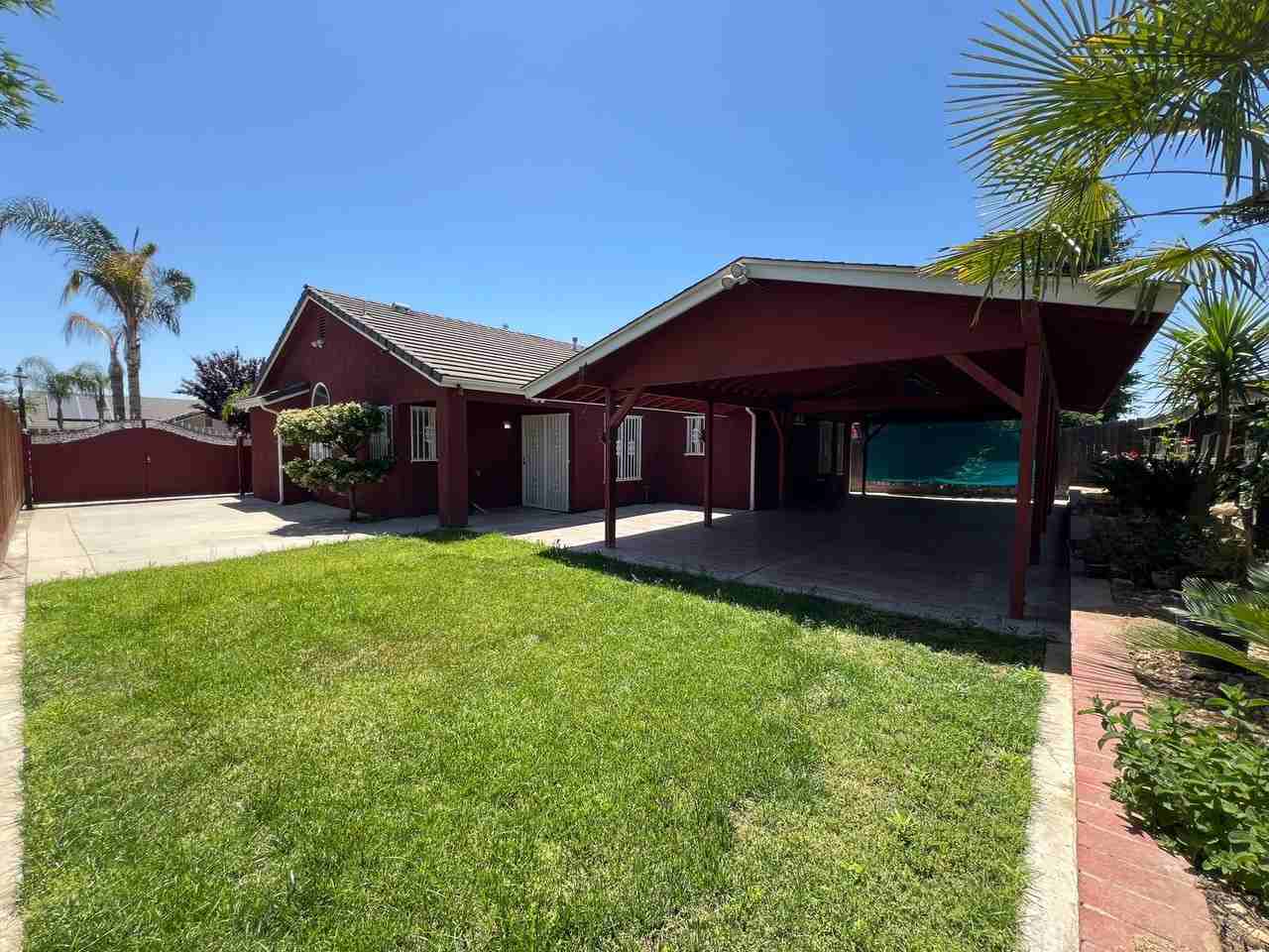 1820 Catherine Ave - Photo 3 of 14