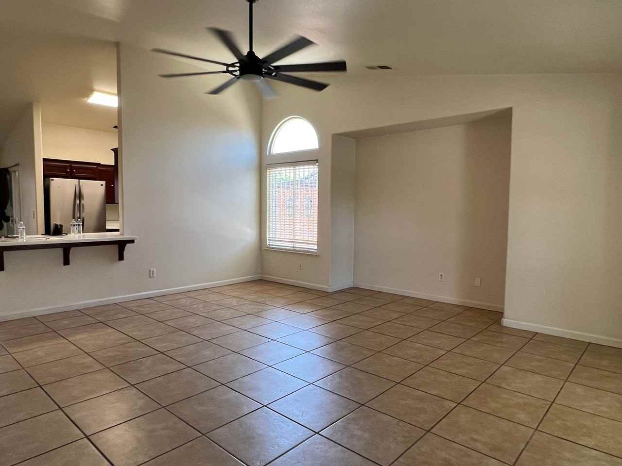 1820 Catherine Ave - Photo 4 of 14