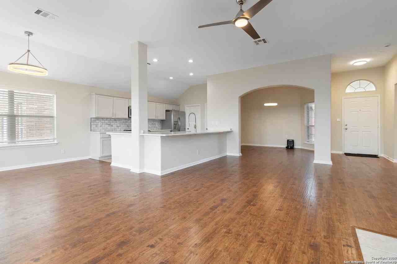 314 Mesa Loop - Photo 2 of 19