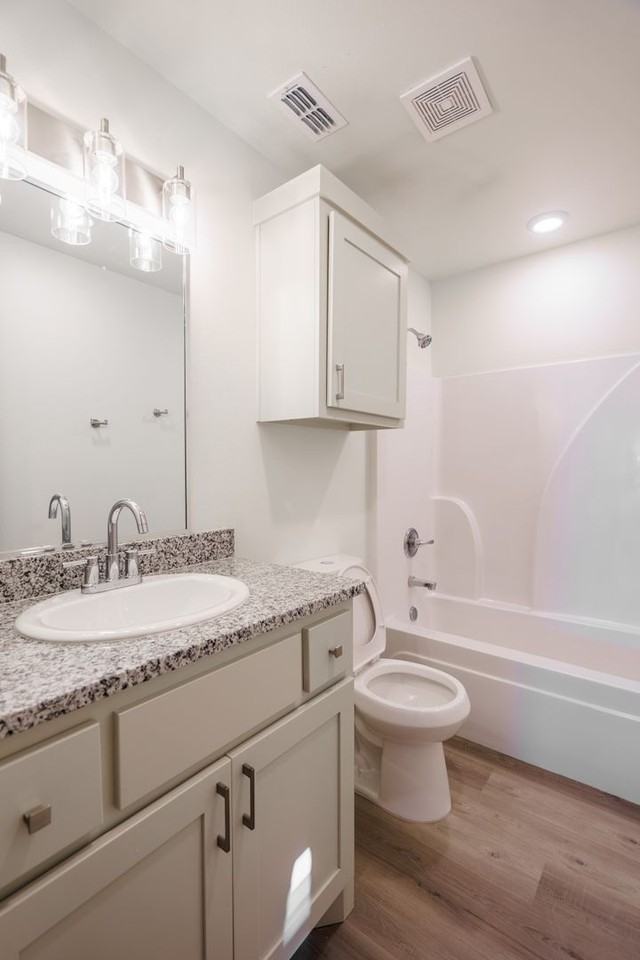 8006 Elm Ave - Photo 3 of 4