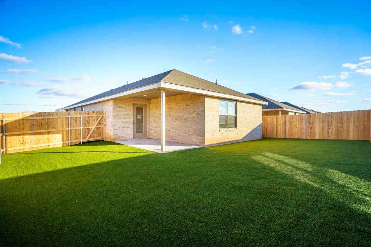 8012 Elm Ave - Photo 4 of 4