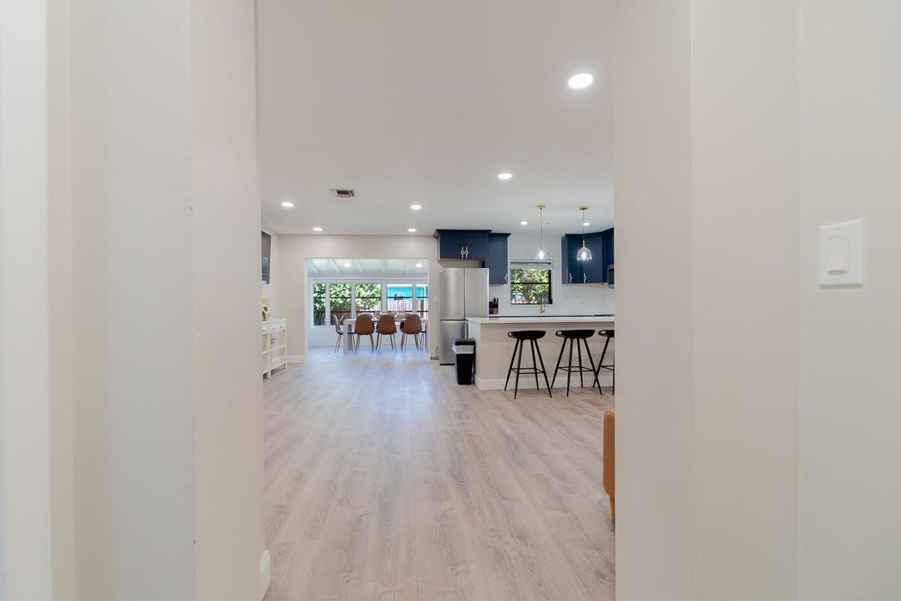 712 Tradewind Dr - Photo 2 of 48