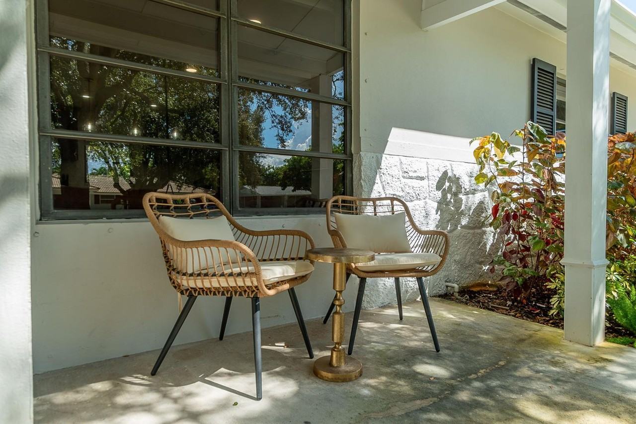 712 Tradewind Dr - Photo 4 of 48