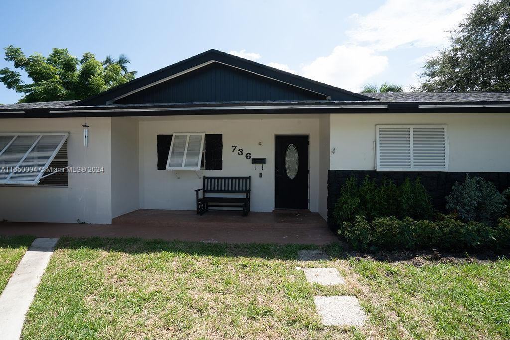 736 Prosperity Farms Rd - Photo 3 of 33