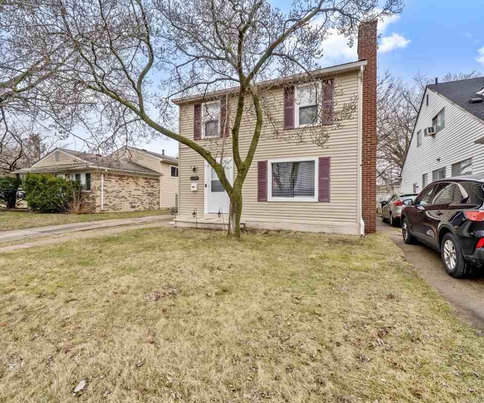 23709 W Chicago - Photo 2 of 31