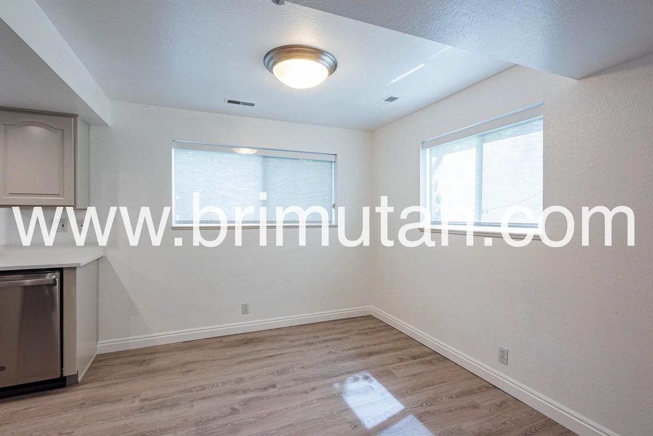 1968 E Lincoln Ln #4B - Photo 4 of 22