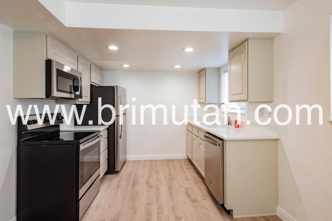 1968 E Lincoln Ln #4B - Photo 6 of 22