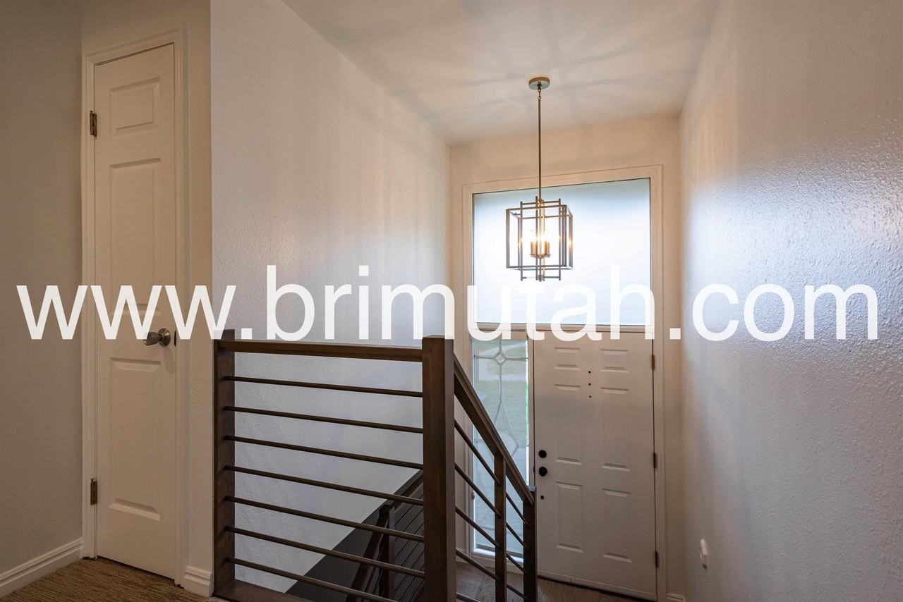 1968 E Lincoln Ln #4B - Photo 3 of 22