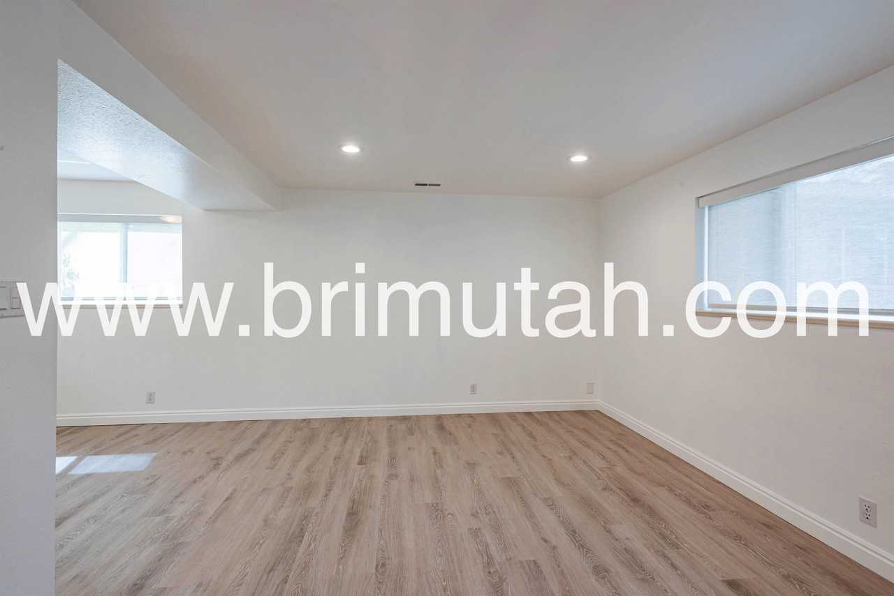 1968 E Lincoln Ln #4B - Photo 5 of 22