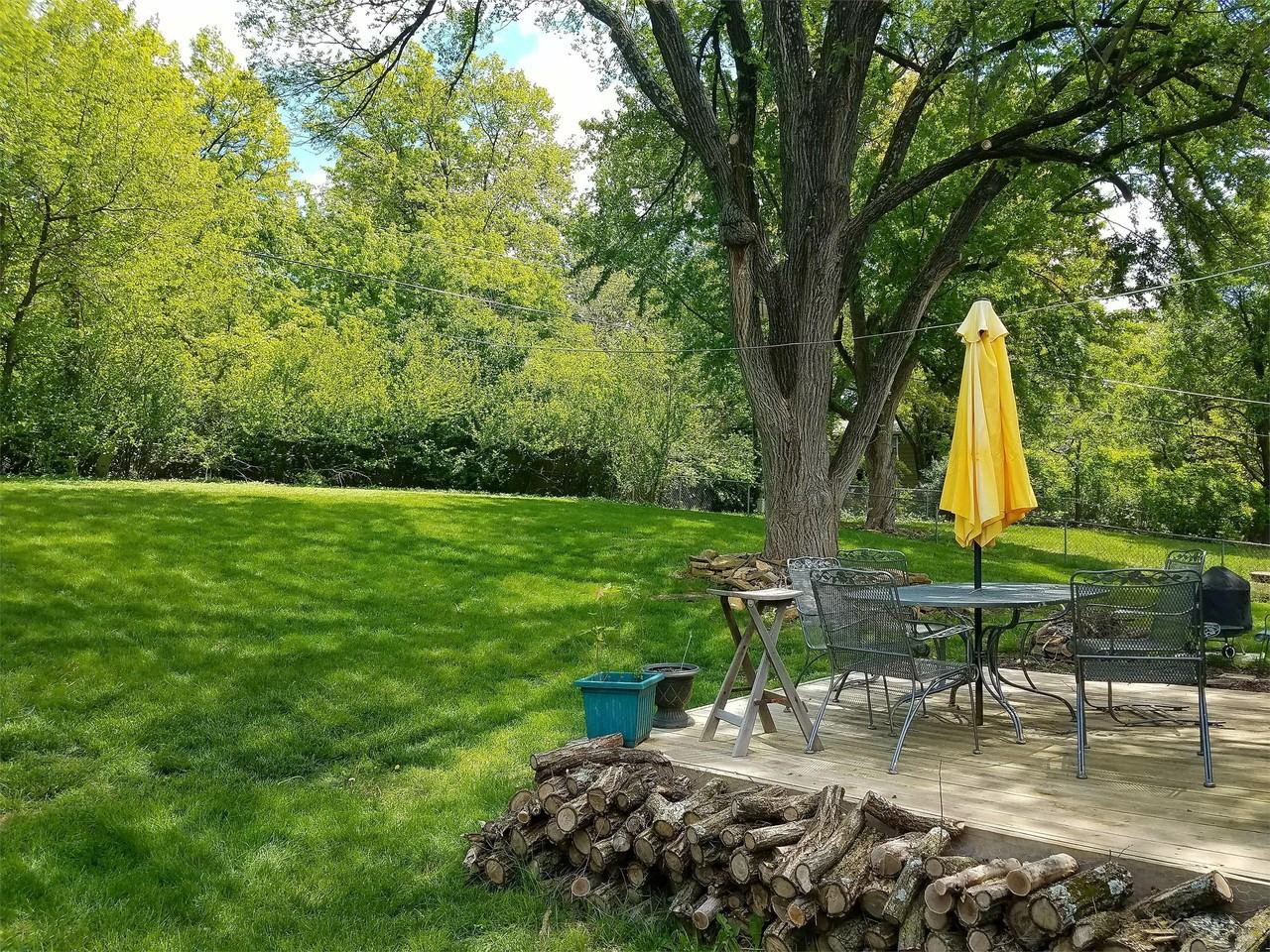 9143 Switzer St - Photo 2 of 13