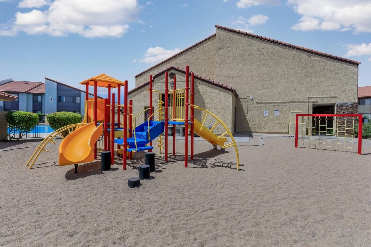 Lynnwood Apartments - Photo 5 of 50