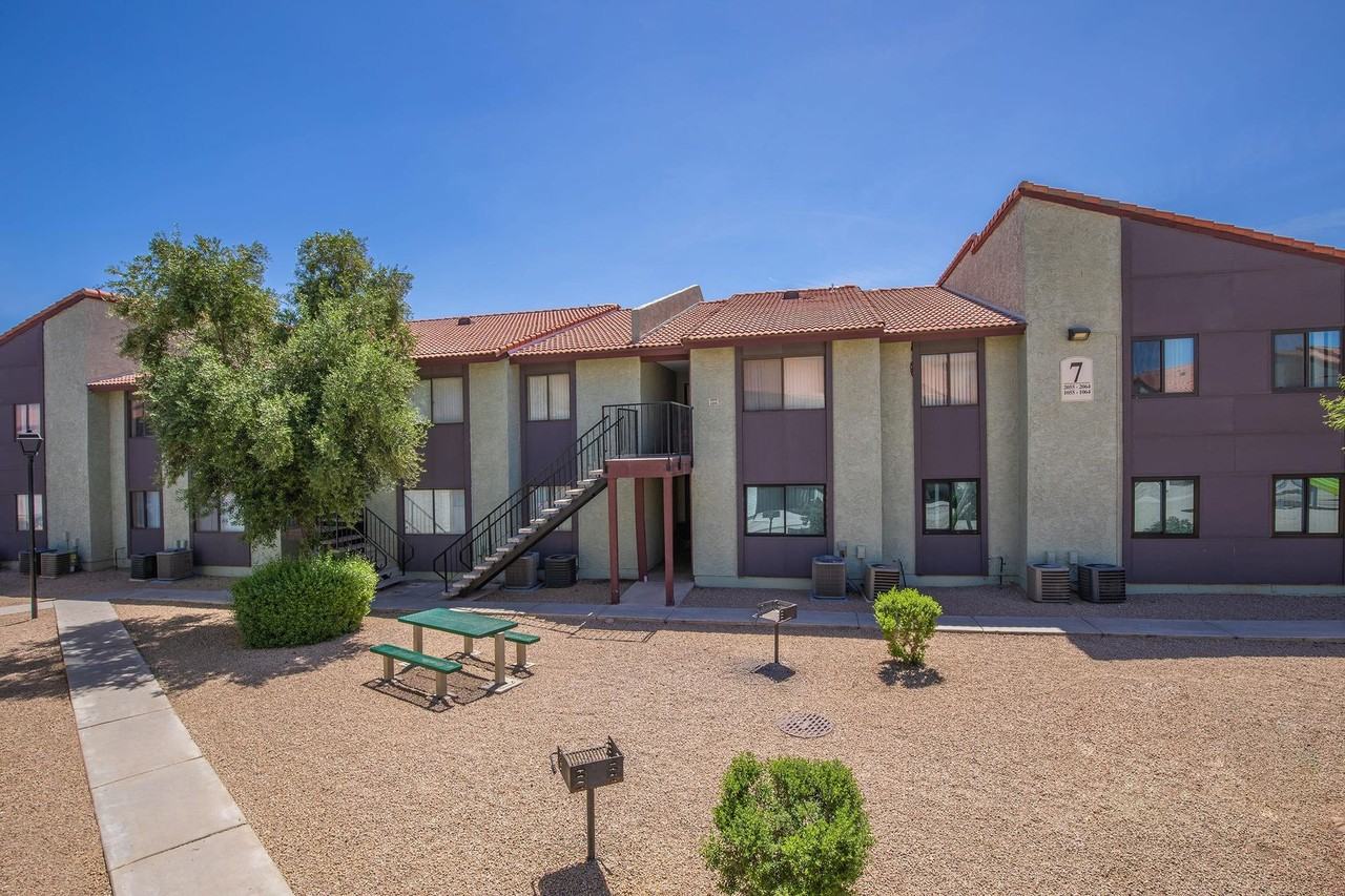 Lynnwood Apartments - Photo 6 of 50