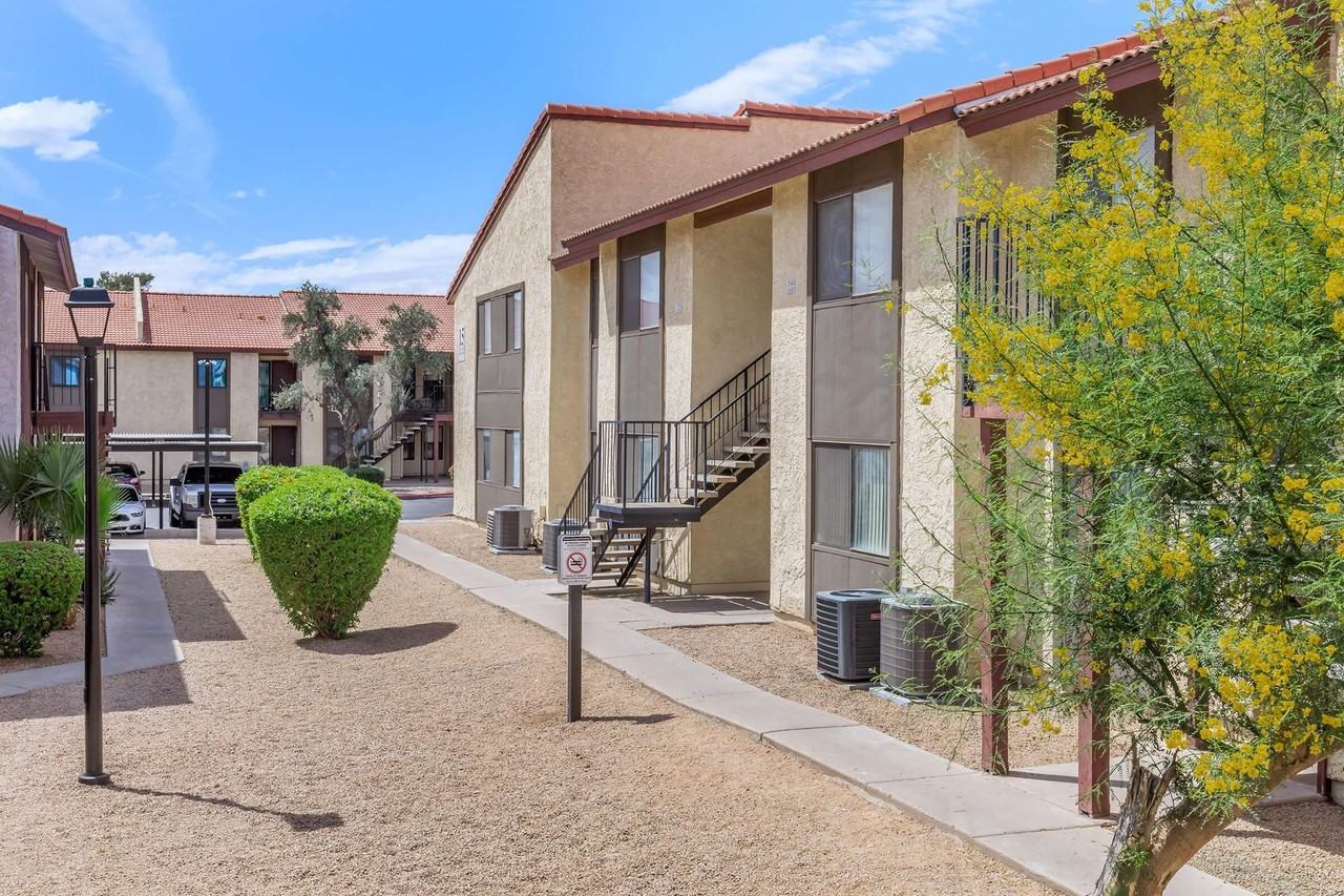 Lynnwood Apartments - Photo 7 of 50